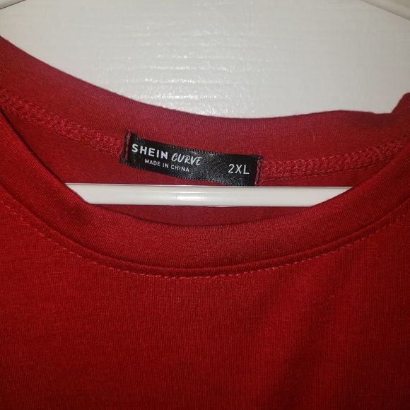 2/20 2xl red crop top - Picture 2 of 2